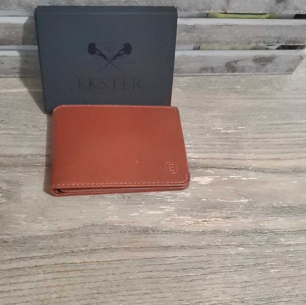 Ekster Modular Bifold wallet